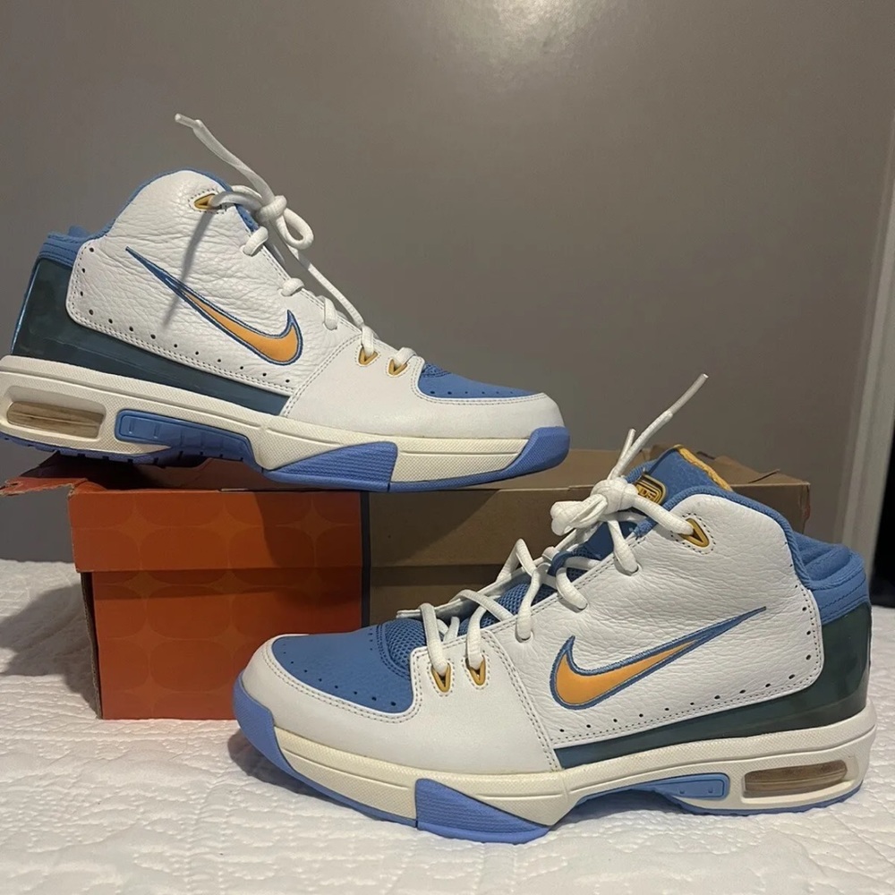 NIB MENS 2004 AIR MAX ROLL OUT WHITE/DEL SOL-UNIV. BLUE UCLA US 10